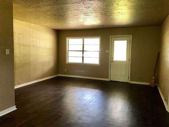 3rd image of 5695 Wall St
