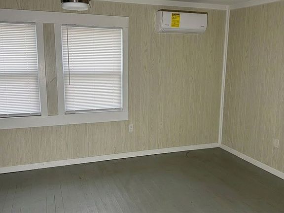 5th image of 2408 Gordon St