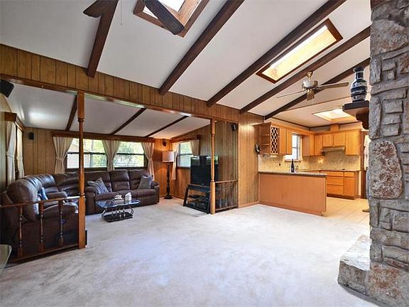 3rd image of 908 Dove Dr