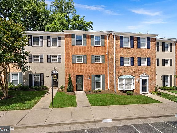 4th image of 6612 Burlington Pl