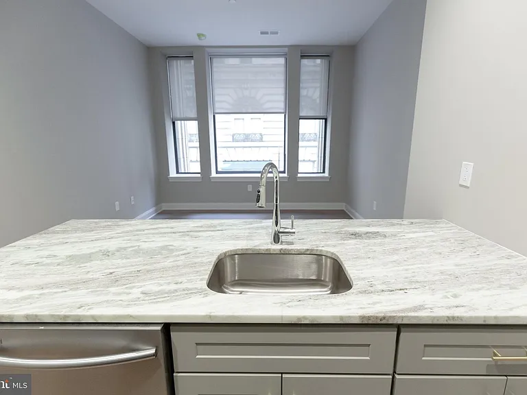 1411-1 Walnut St #203 — Photo 7