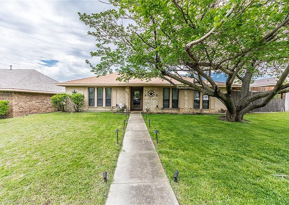 1st image of 2818 Owen Ln