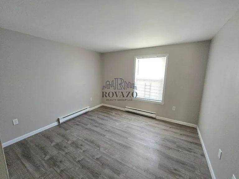 311 Littleton Ave #3AA — Photo 4