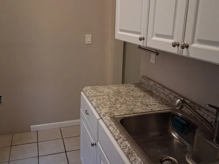 116 Peabody Pl — Photo 2