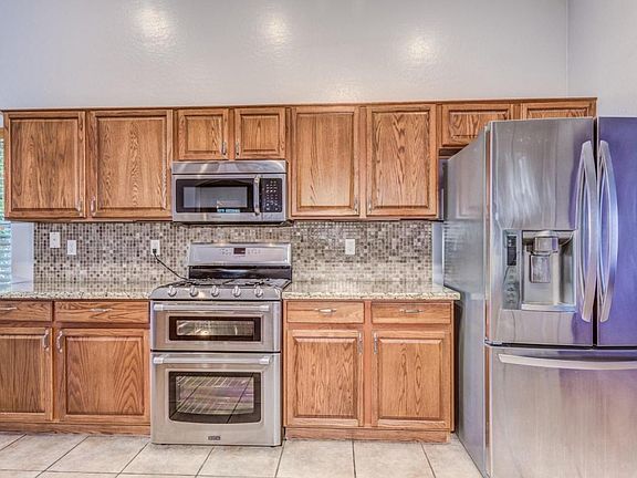 5th image of 22696 S 212th St