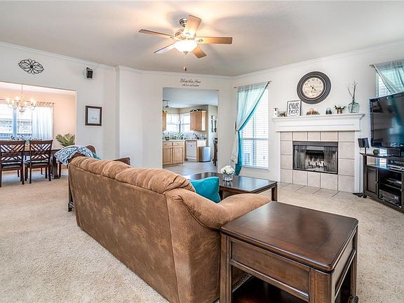 4th image of 344 Rock Hill Dr