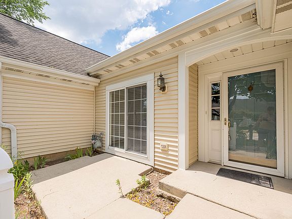 2nd image of 20908 W Chinaberry Ct