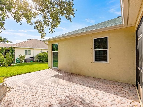 4th image of 617 Carriage Lake Way