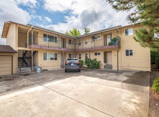 1880 Medart Ln, Grants Pass, OR 97527