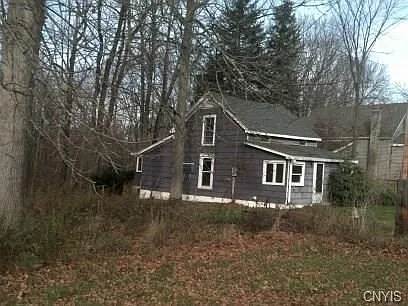 7465 Lake St photo 1