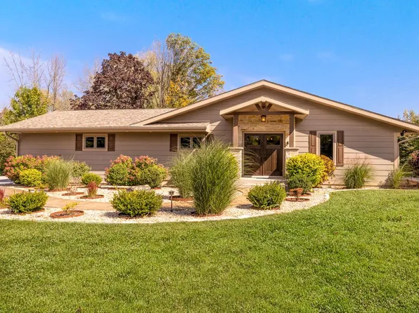 10438 North Lake Shore DRIVE, Mequon, WI 53092