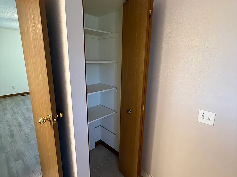 725 Pennington Dr — Photo 16
