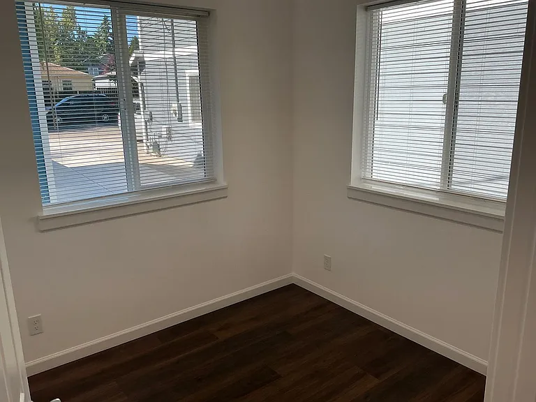 2557 N Arlington Pl #B — Photo 6