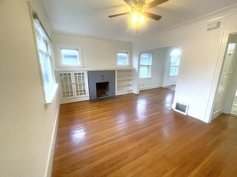 506 NE Russell St — Photo 2