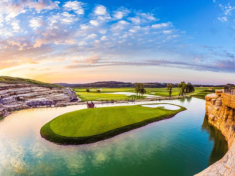 The 19th hole of Payne's Valley golf course