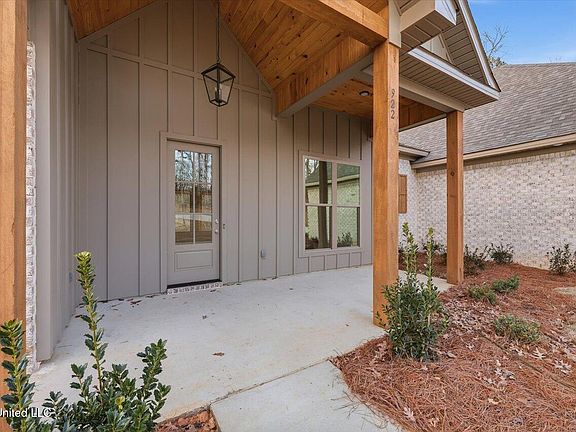 4th image of 922 Mullican Rd