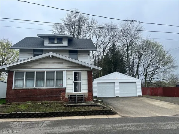 207 S Depot St, Louisville, OH 44641