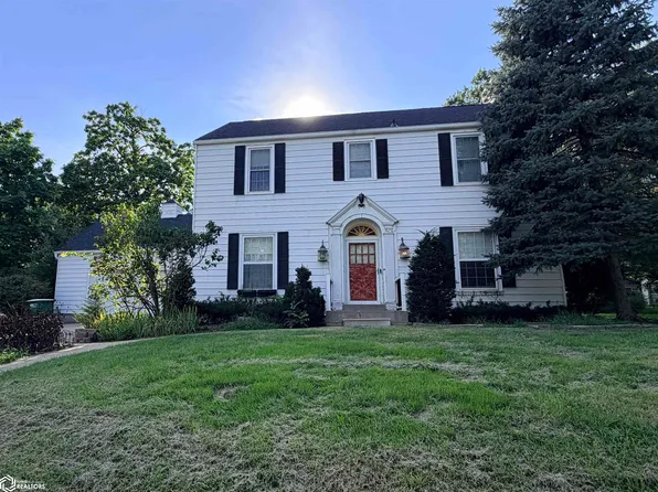 50 N Park St, Fairfield, IA 52556