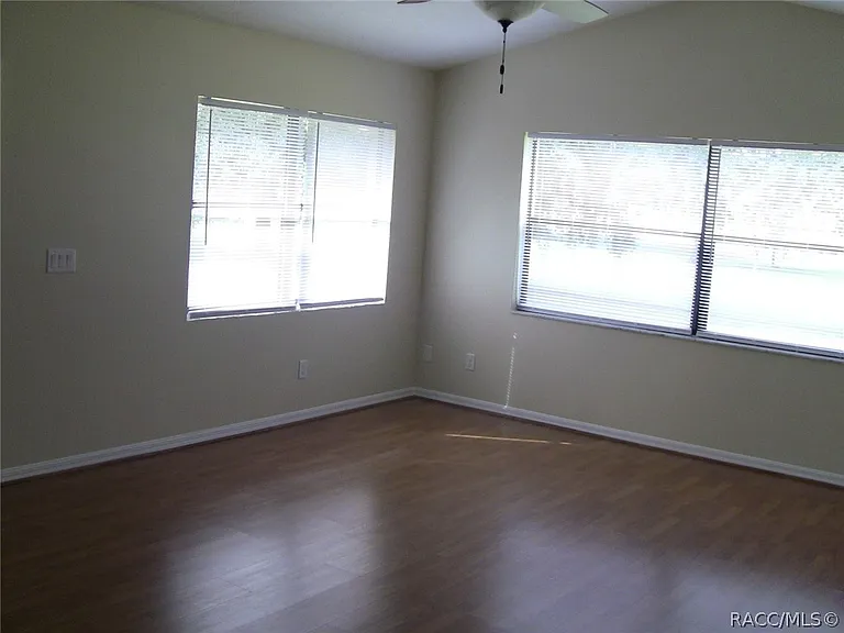 335 E Falconry Ct — Photo 29