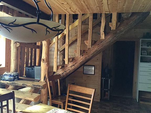 Steps to loft w/6 bds & bath