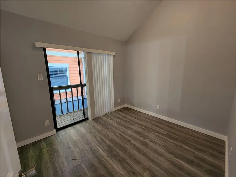 2815 Rio Grande St #215 — Photo 6