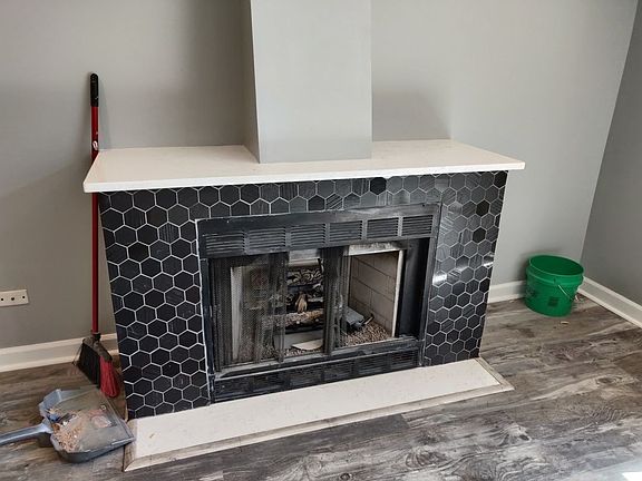 5th image of 2054 W Division St APT G