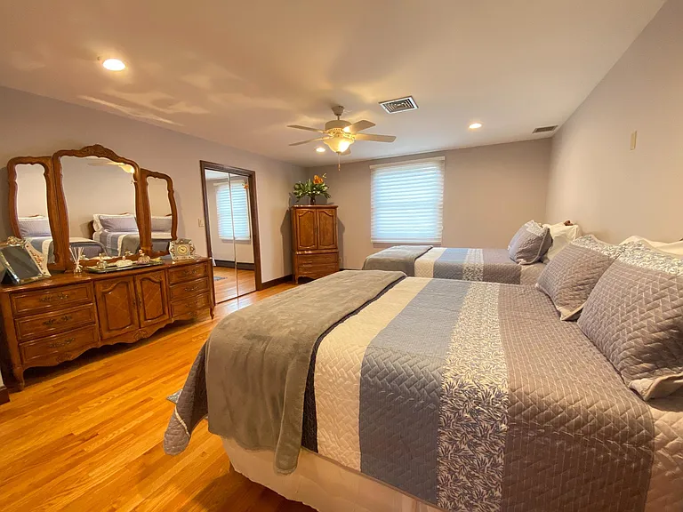 247 Montclair Ave — Photo 24