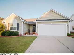 5625 Prestonfield Ln, Hope Mills, NC 28348