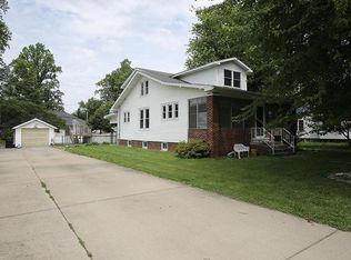 109 N Main St, Moro, IL 62067