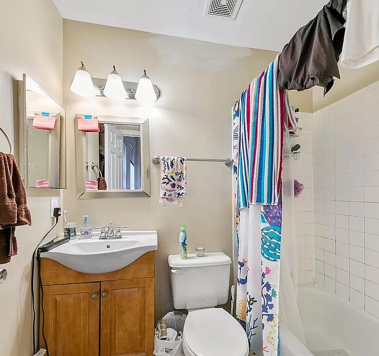 Ensuite bathroom.