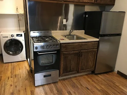 Rented by REAL New York | media 23