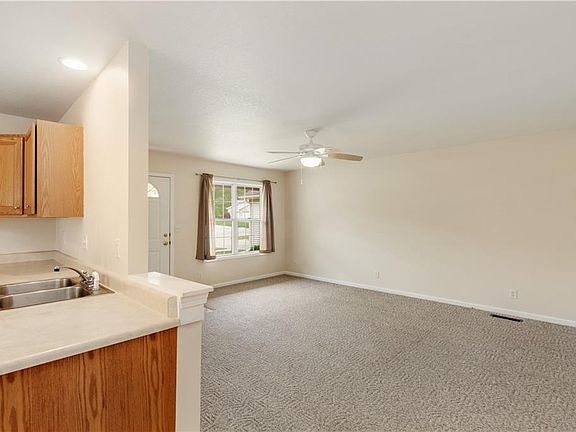 5th image of 950 Briarwood Ct
