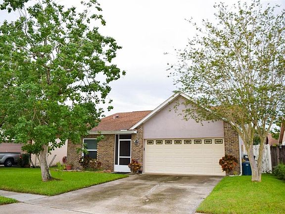 3rd image of 605 Oak Manor Cir