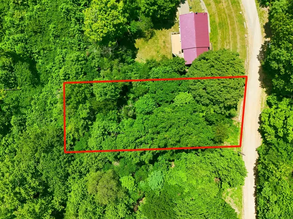 Carousel Pvt Dr, Kingsport, TN 37660
