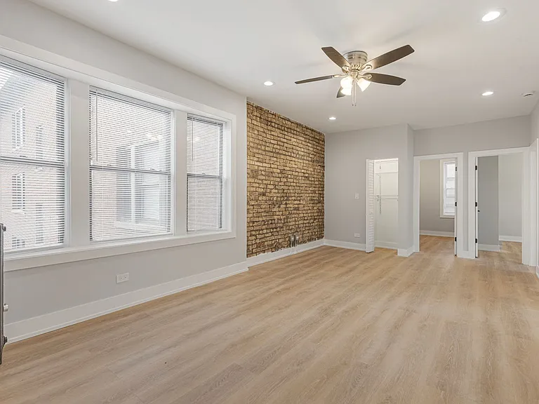 7417 N Clark St — Photo 46