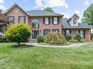 501 Edgewood Rd, Hurricane, WV 25526