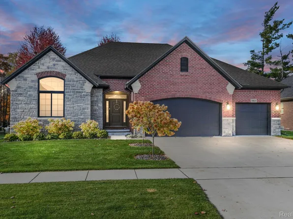 50035 Anita Way N, Macomb, MI 48044