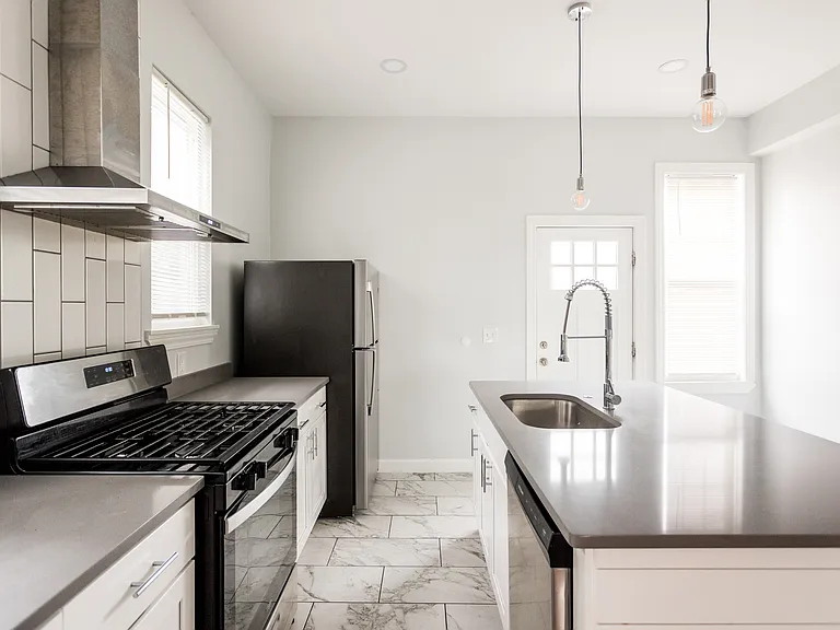613 E Euclid St — Photo 3