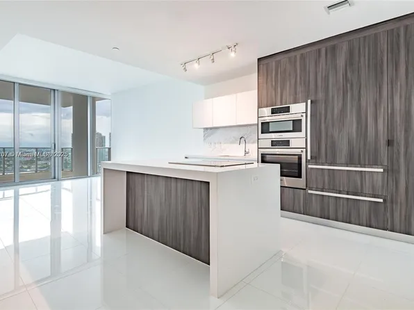 851 NE 1st Ave #2100, Miami, FL 33132