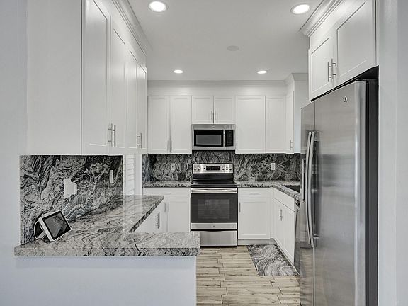 3rd image of 3231 SW 18th Street