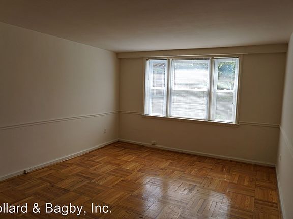 5th image of 2704 Kensington Ave APT 1