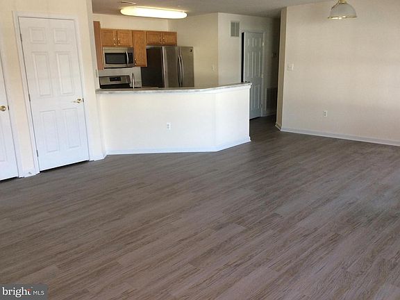 5th image of 2029 Windsong Dr Unit 1C