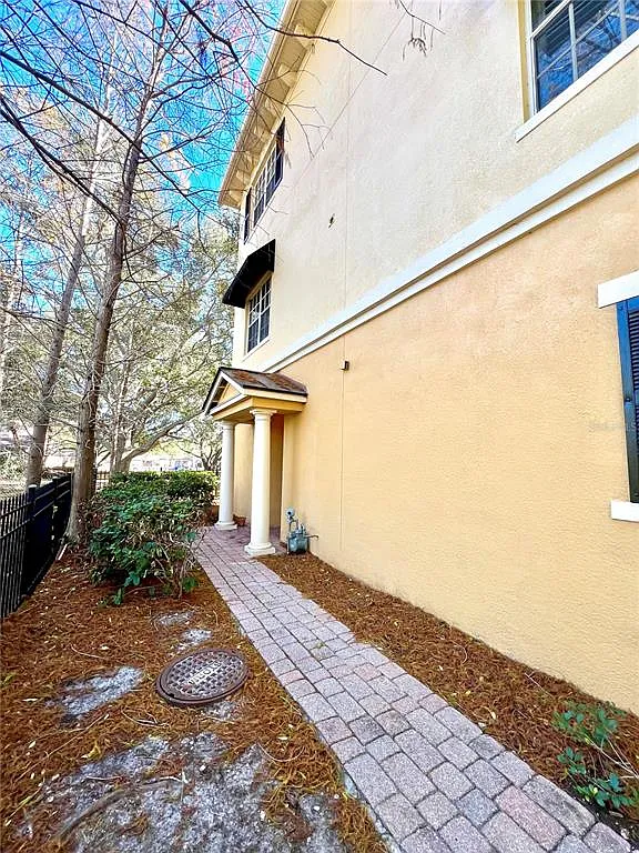 2 bed, 2.5 bath, 1600 sqft, $3,490 — Photo 3