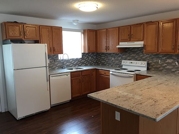 4th image of 28 Firethorn Dr