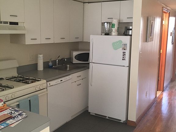 kitchen w dishwasher