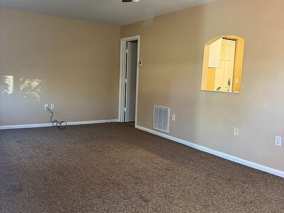 3rd image of 812 SE 11th St #812