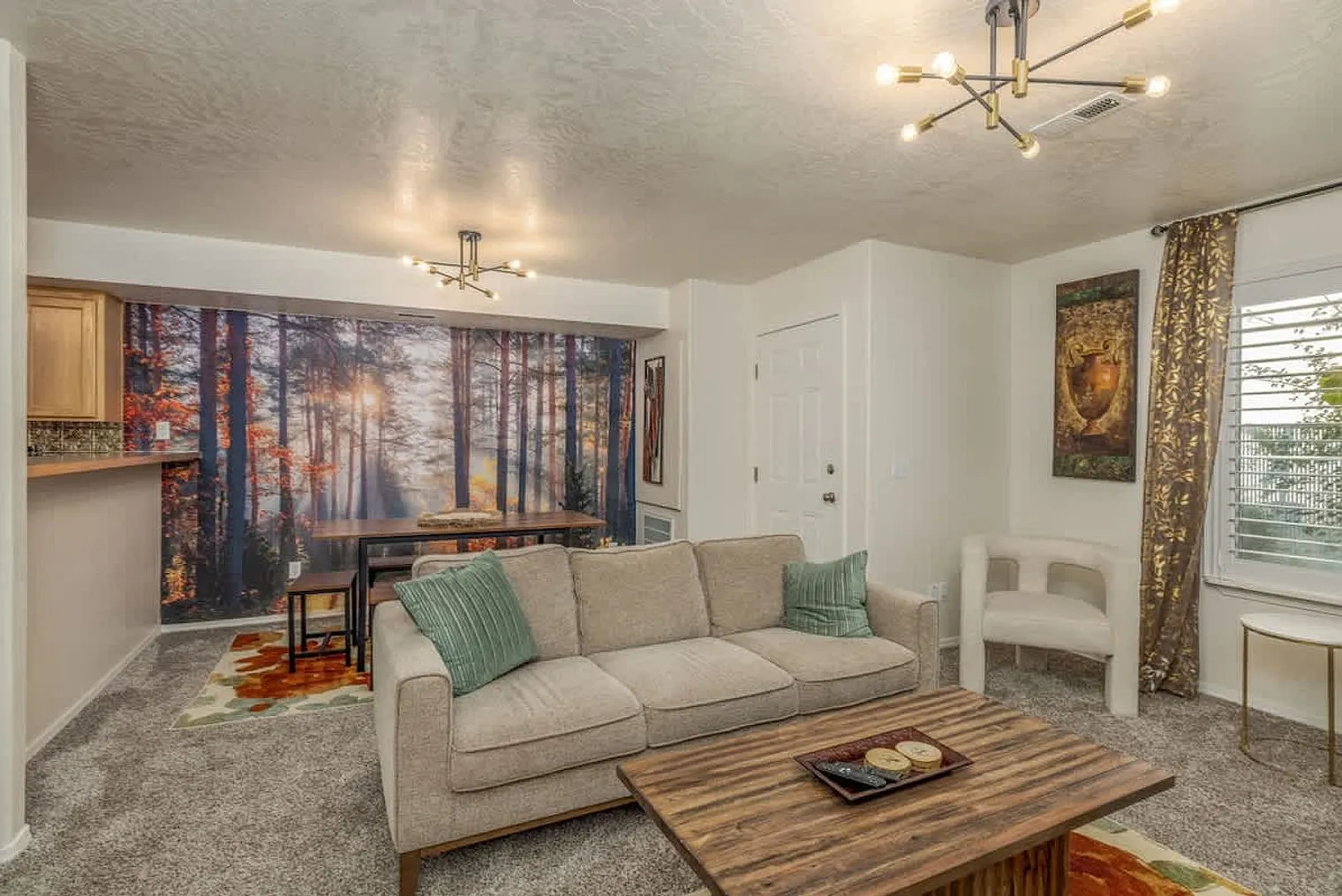 3 bed, 2.0 bath, 1496 sqft, $3,680 — Photo 4
