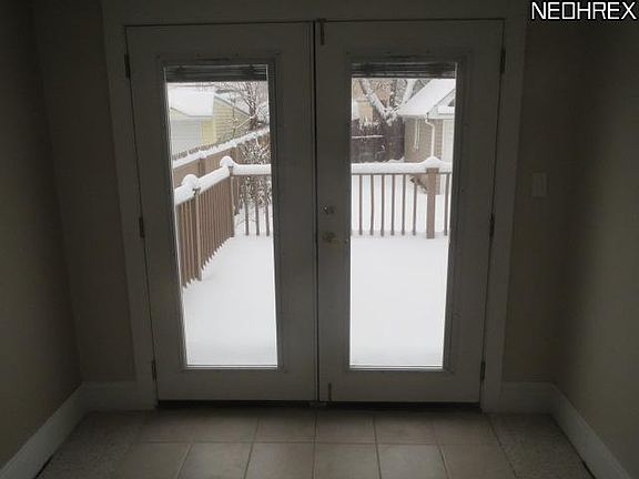 4th image of 2204 W 104th St