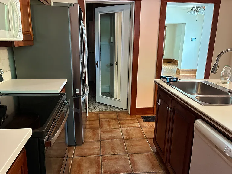 54 Morris Ave — Photo 64
