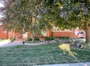 25924 Ronald St, Roseville, MI 48066